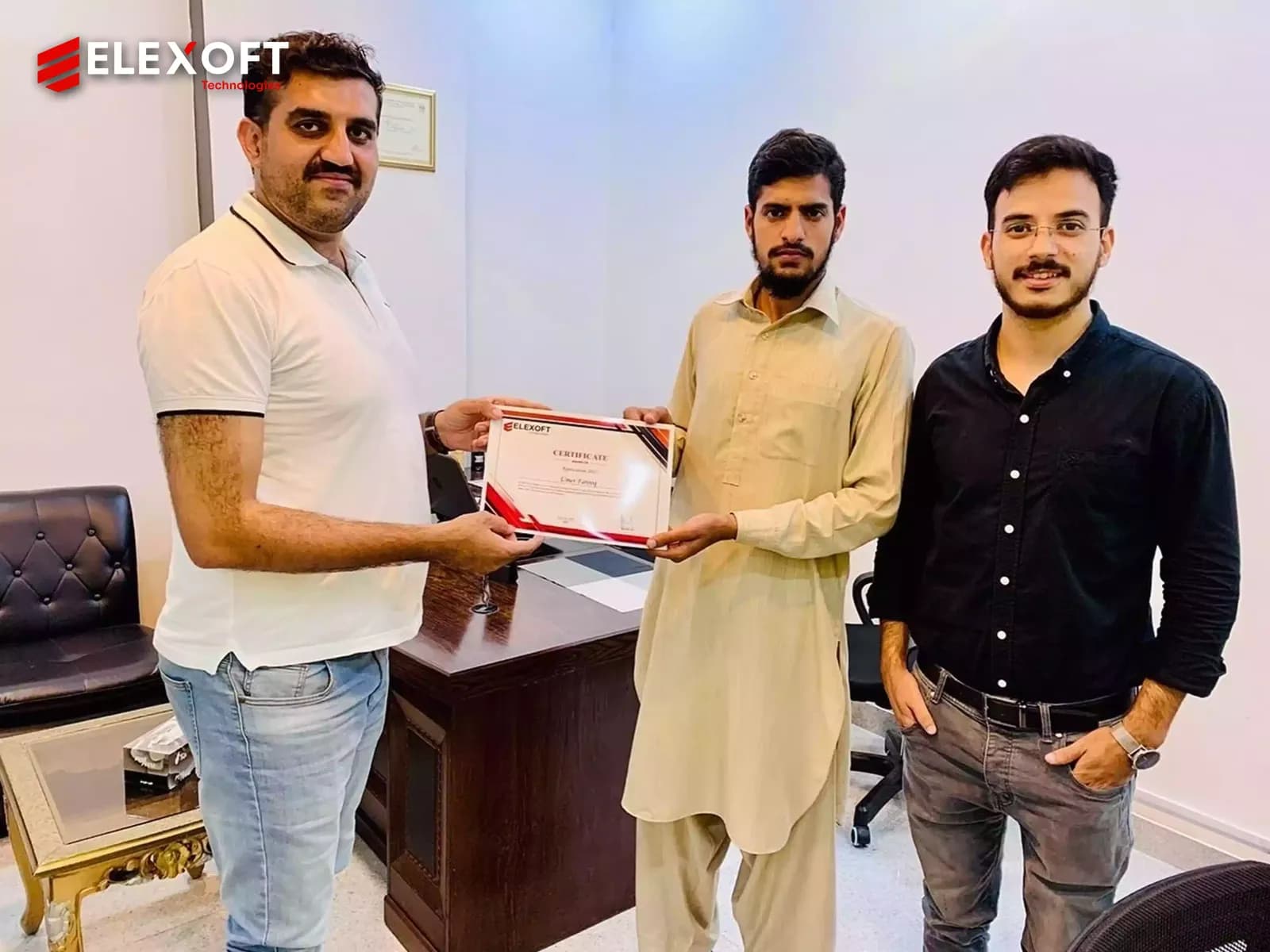 software-development-company-team-at-award-distribution-ceremony-2022